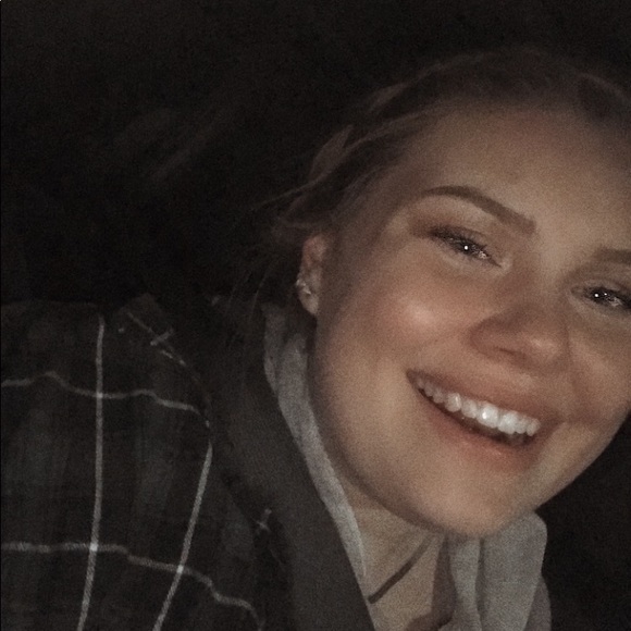 Meet your Posher, Lindsey - Picture 1 of 1